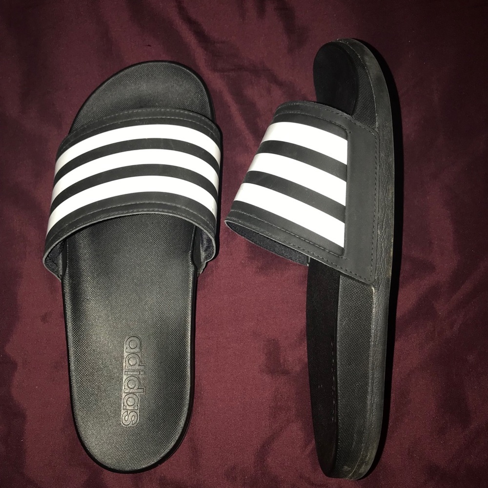 COMFY ADIDAS SLIDES
